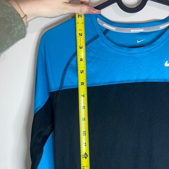 🪸Blue and black Nike Running long sleeved top! - Picture 3 of 6